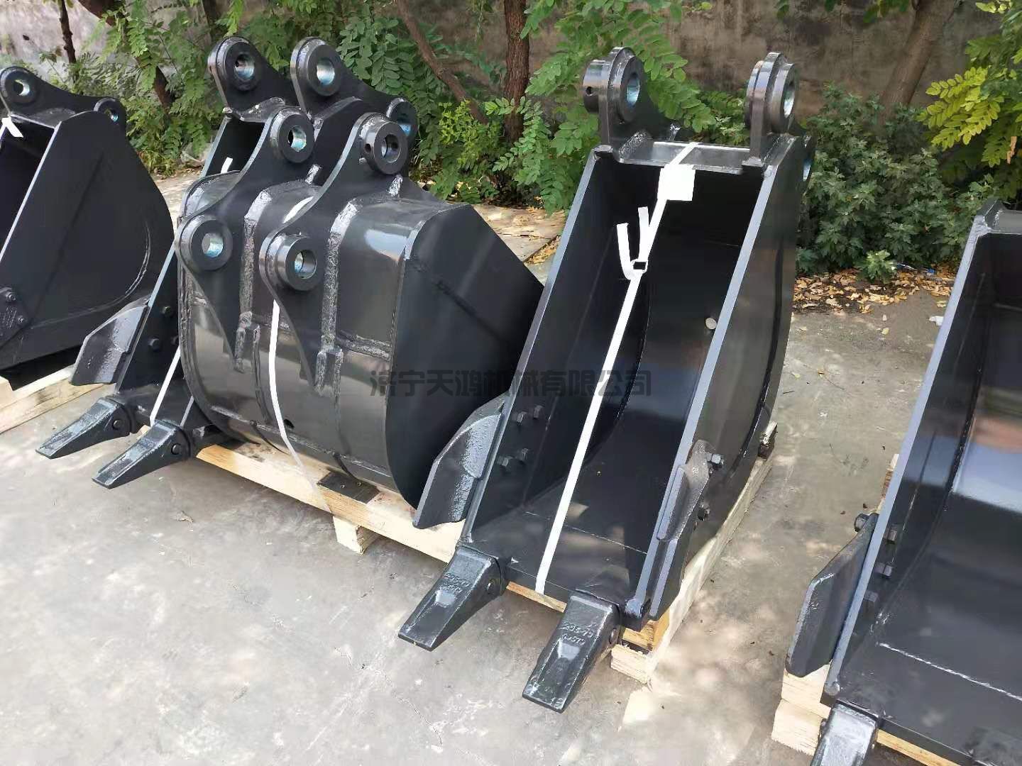 400寬、700寬挖斗，適配12-20噸級(jí)